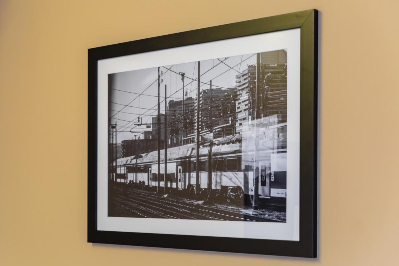 Bh Napoli Railway Hotel Exterior foto